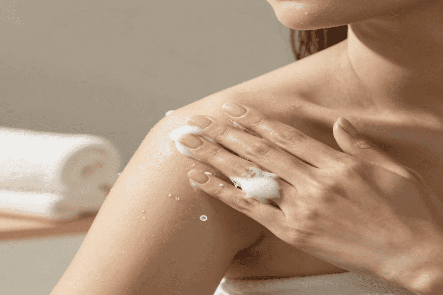 How to apply body lotion correctly after shower for maximum hydration