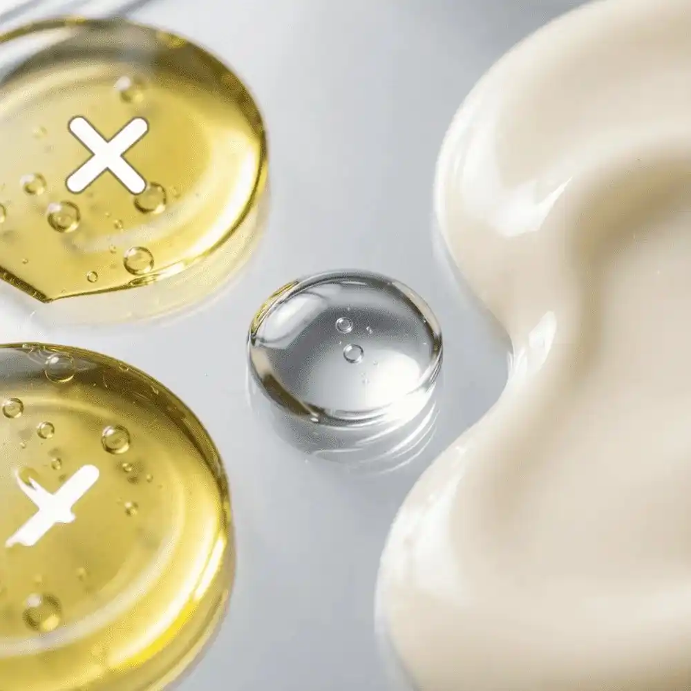 Lightweight Vitamin C Serum Texture Comparison Comparison of skincare textures showing the preferred watery, non-greasy finish for oily skin types.